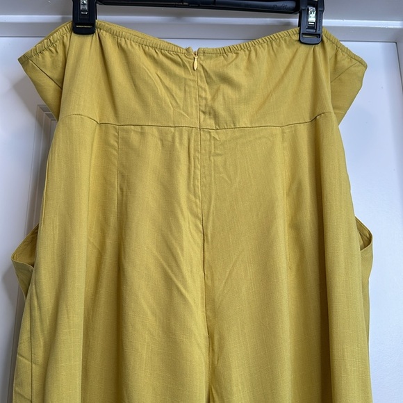 CUPSHE halter jumpsuit with pockets color, yellow size large - Picture 6 of 8